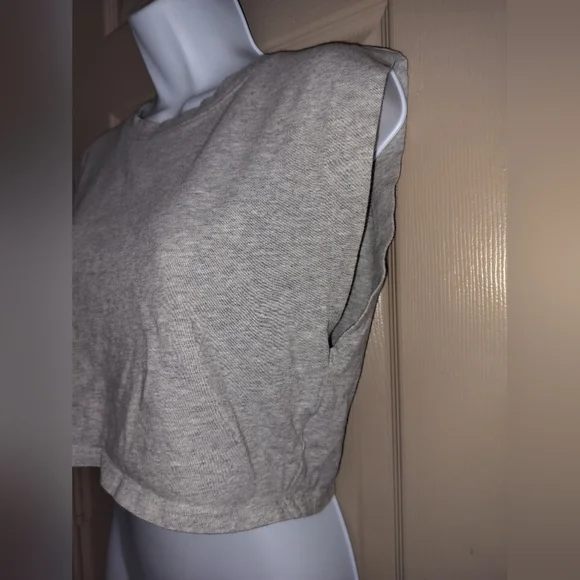 Offline By Aerie Light Gray Crop Top Sz S - Picture 2 of 5